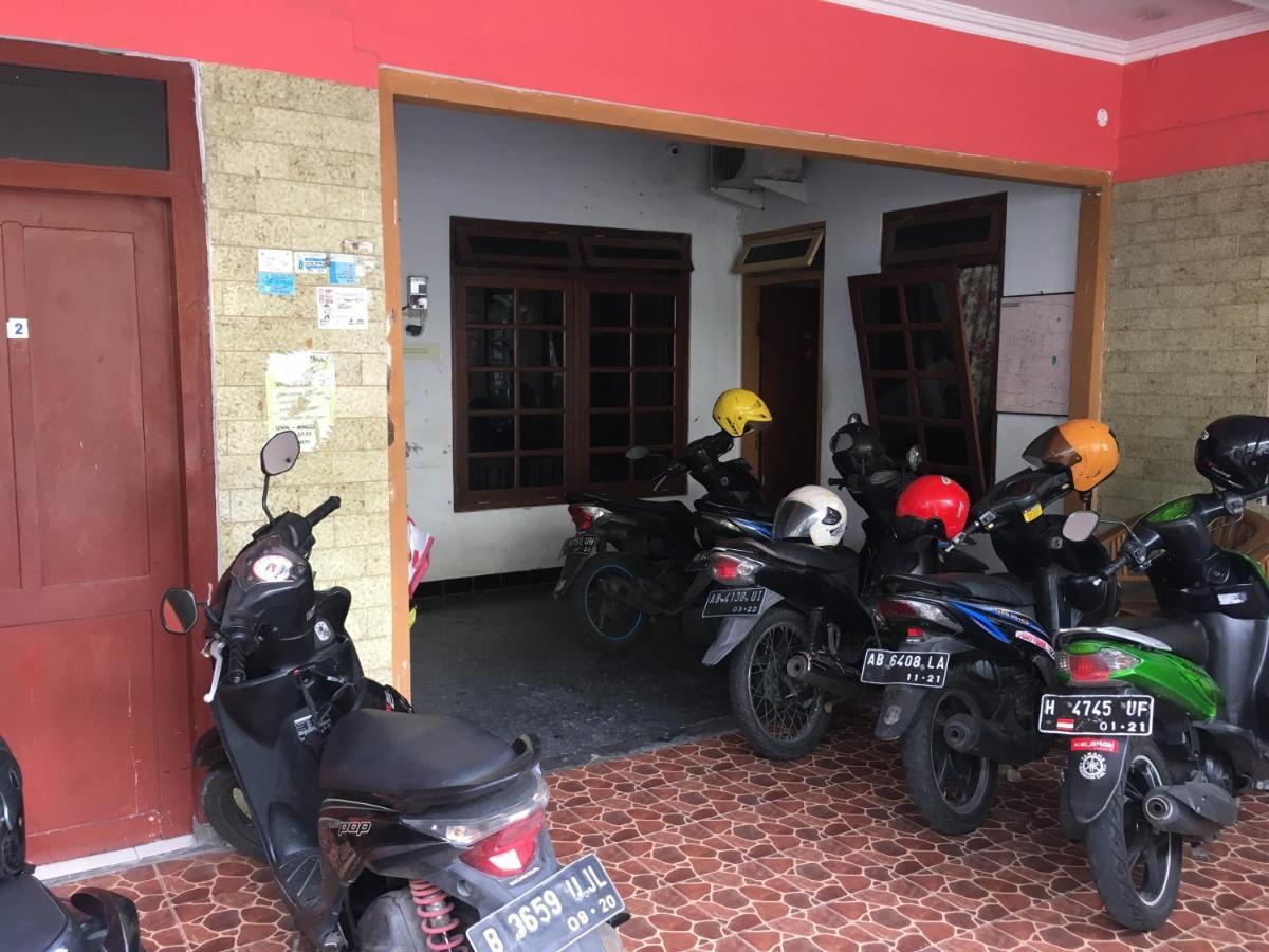 Destiny House Hotell Yogyakarta Exteriör bild