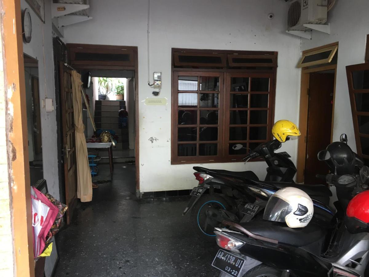 Destiny House Hotell Yogyakarta Exteriör bild