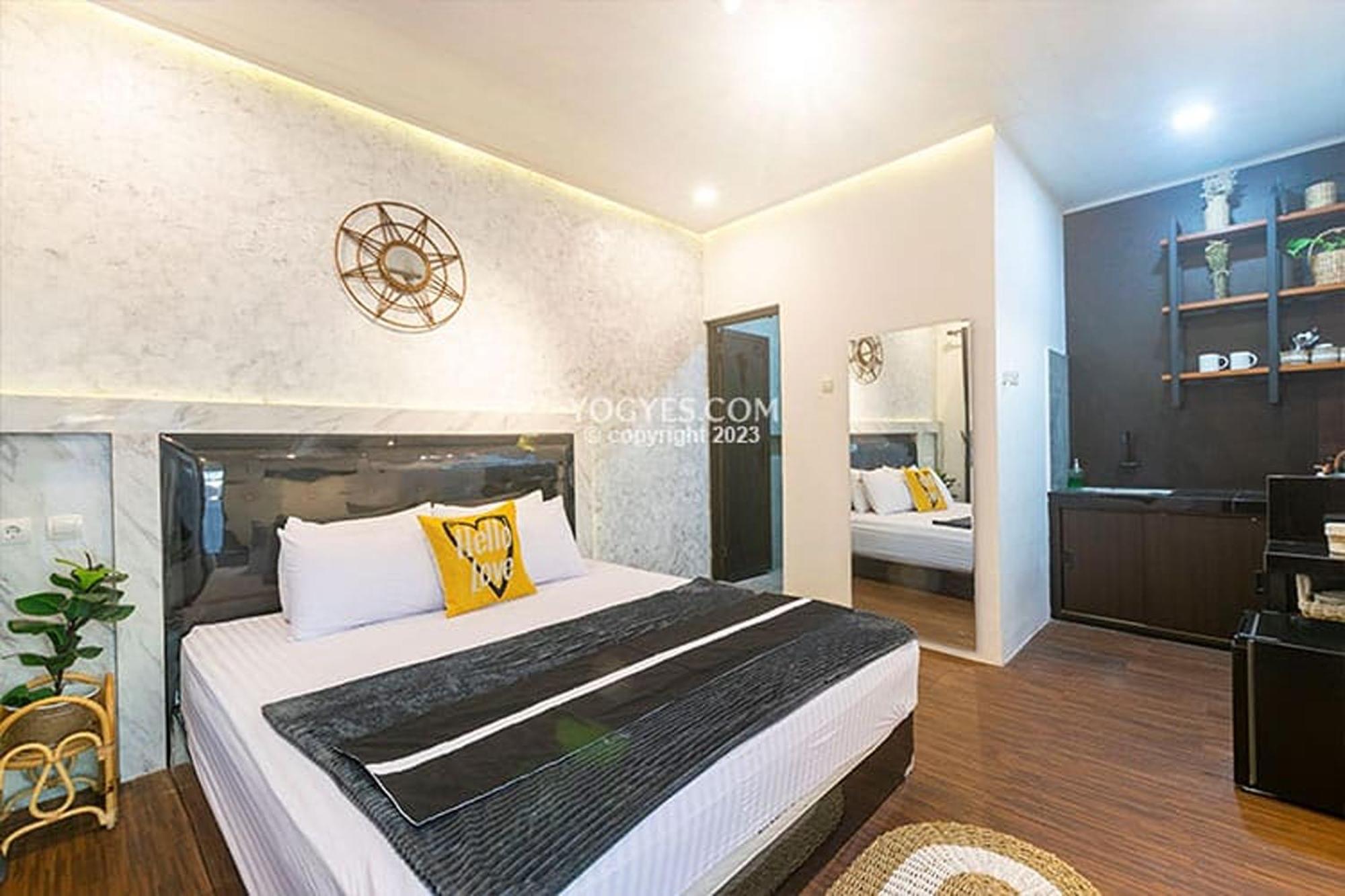 Destiny House Hotell Yogyakarta Exteriör bild